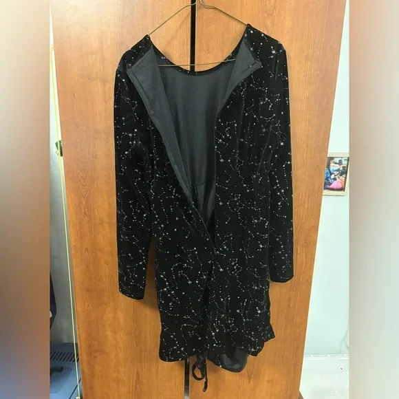 Black Sparkle Dresses – SHEIN Sequin & Velvet Star – Size L - Picture 2 of 3